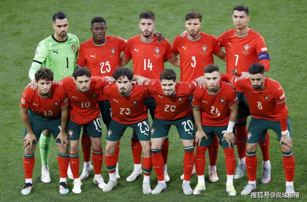 关于西班牙联赛中出现一场逆转比赛，球队惊险获胜的信息