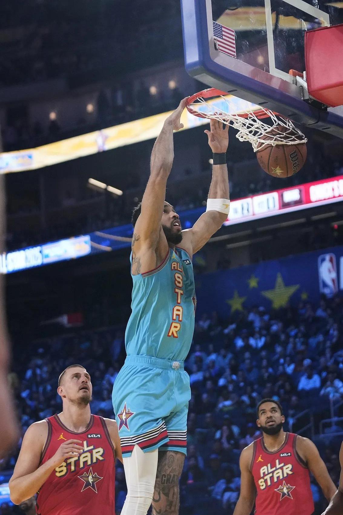 美国篮球巨星率领国际队出战赛事