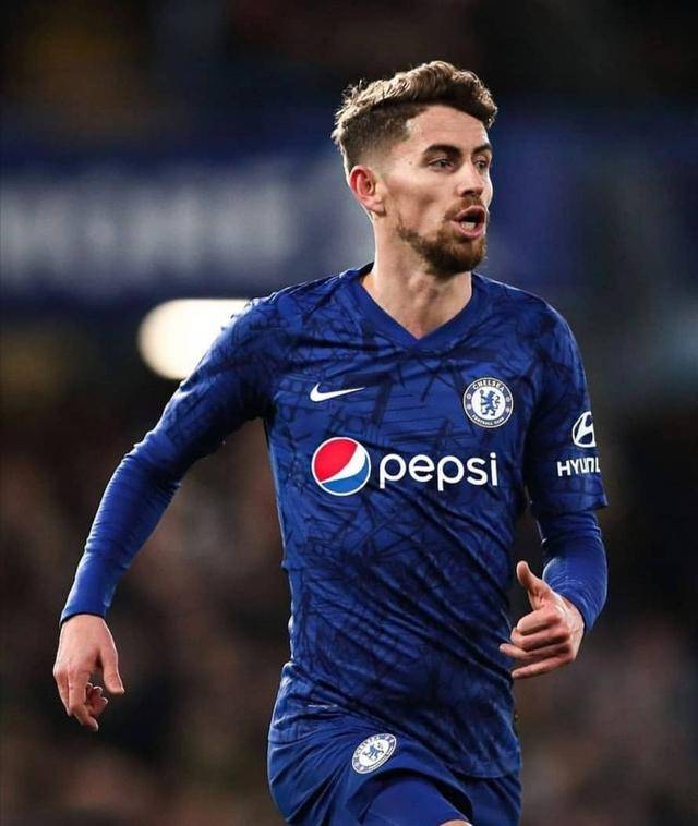 包含美国足球联赛球队赞助商增加引入新合作方的词条