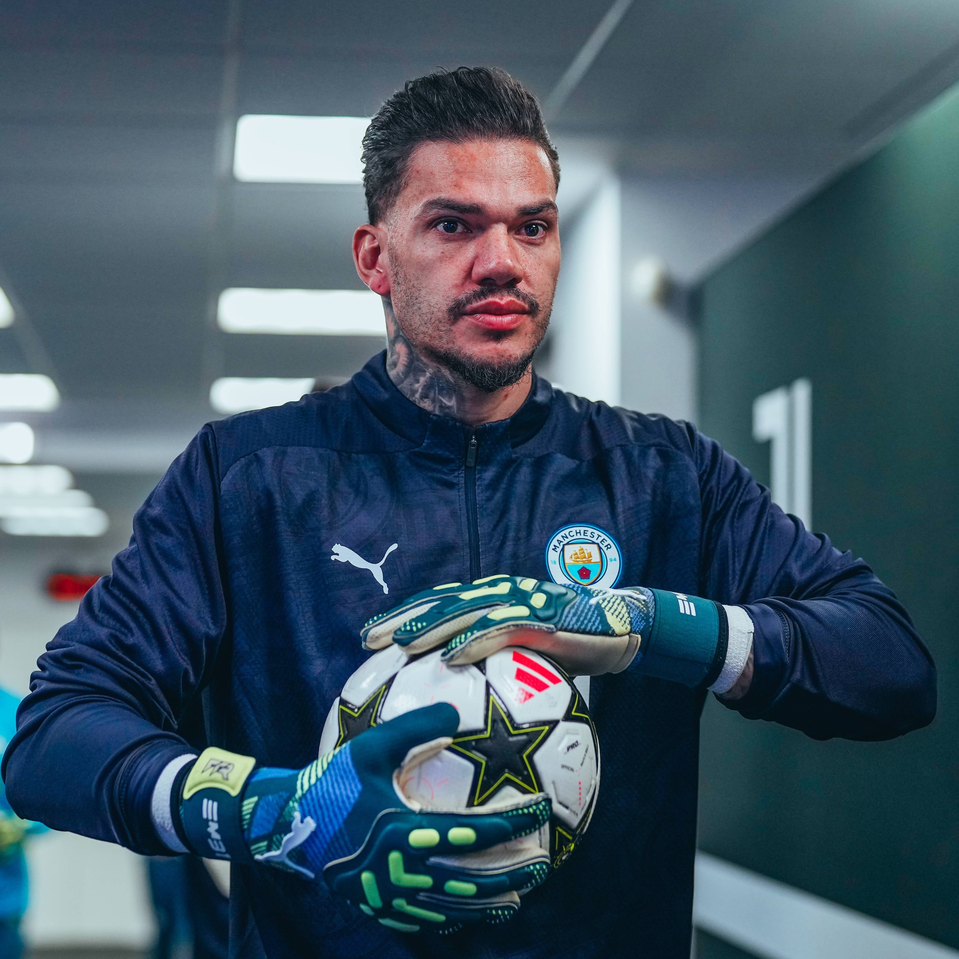 曼城再战巴黎，摆脱客场压力取得胜利的简单介绍