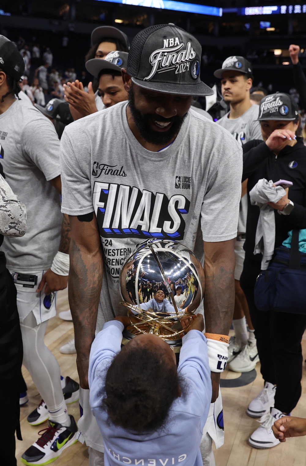 欧文赛后震撼表现，贡献全队胜利！