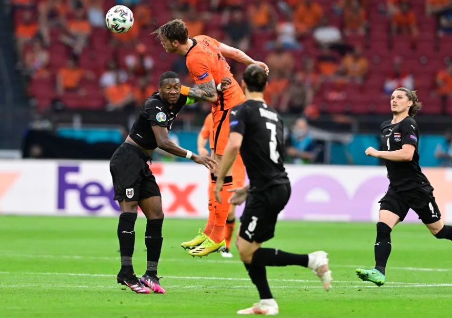 包含荷兰大胜乌克兰，豪取三连胜领跑的词条