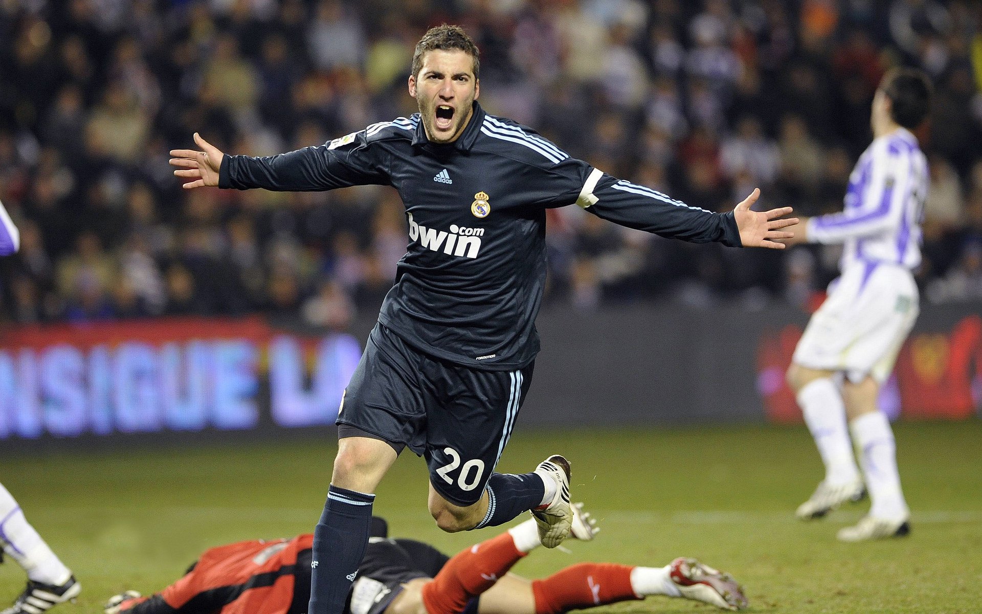 智利险胜多特蒙德,库尔图瓦成为关键先生